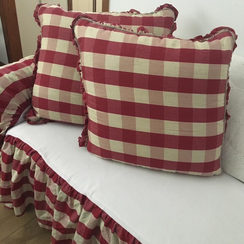 King Dust Ruffle and 2 Pillow Shams Red and Cream Buffalo Check